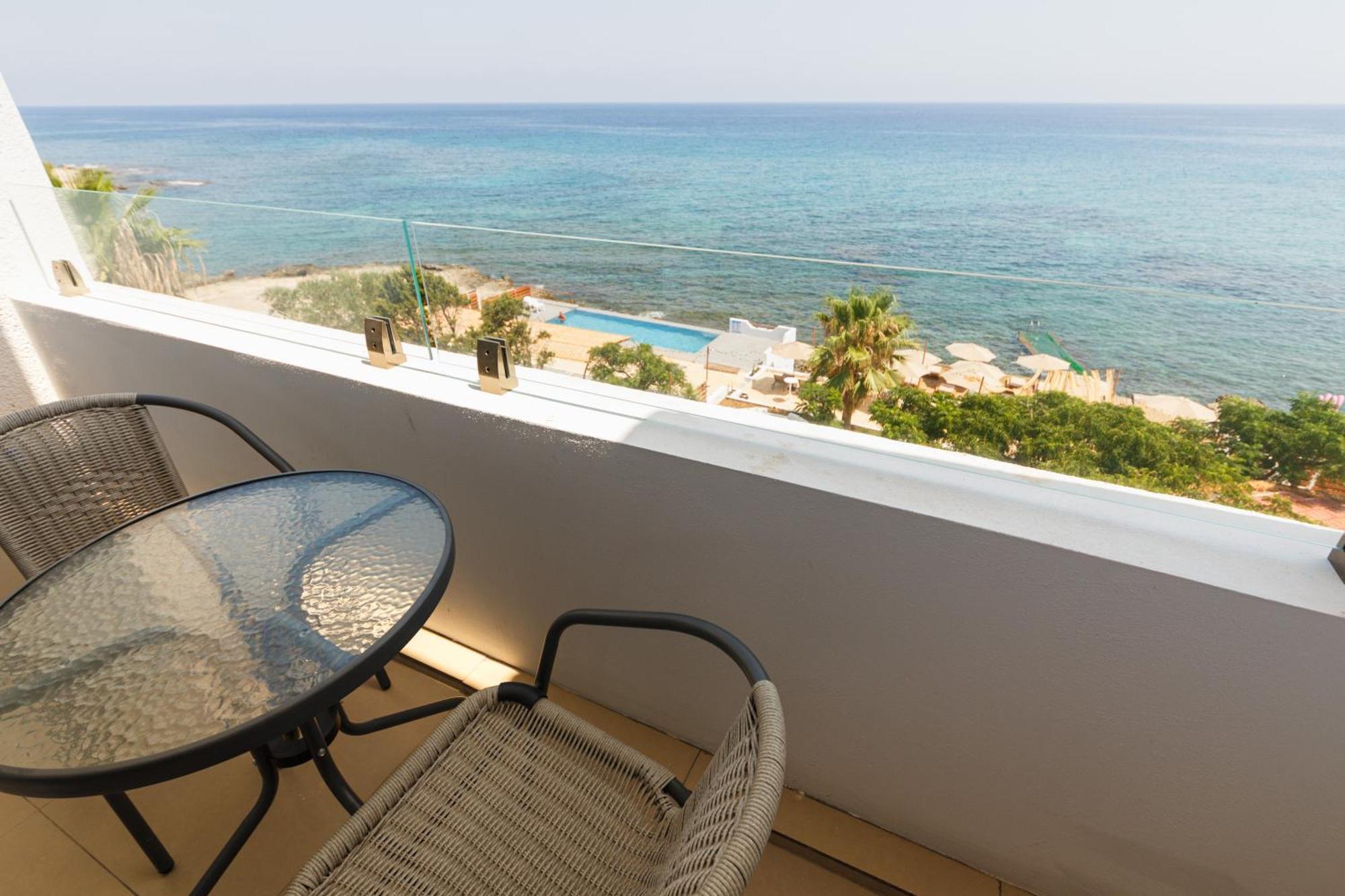 Azure Bay Hotel Agia Varvara Exterior photo
