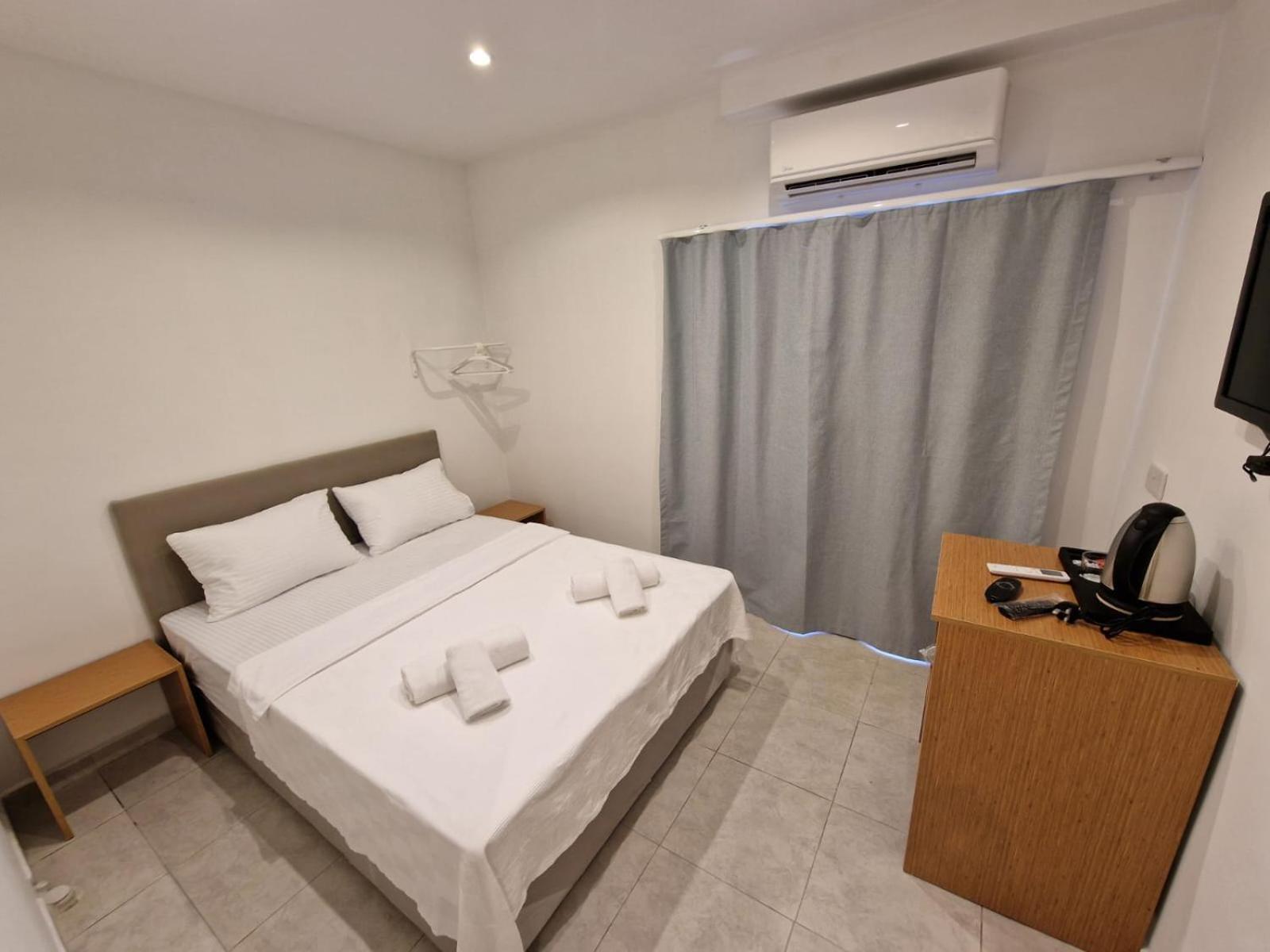 Azure Bay Hotel Agia Varvara Exterior photo